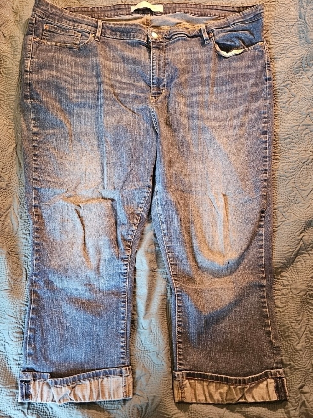 Signature by Levi Strauss Light Blue Cropped Jeans with Rolled Cuffs